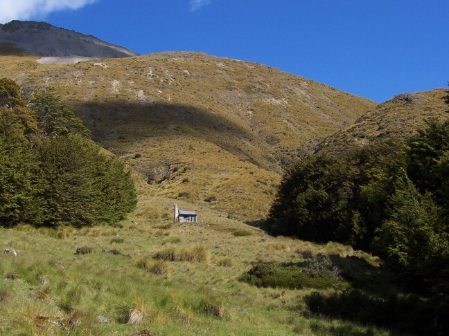 Home Hill Hut - Ngai Tahu Gift Back Lands, Otago | Hut Bagger